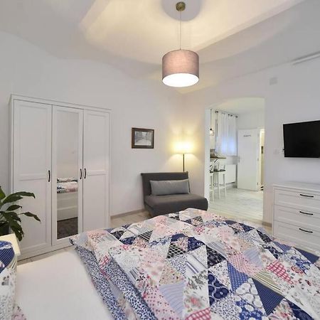 Appartement Petit Main Square à Zagreb Extérieur photo