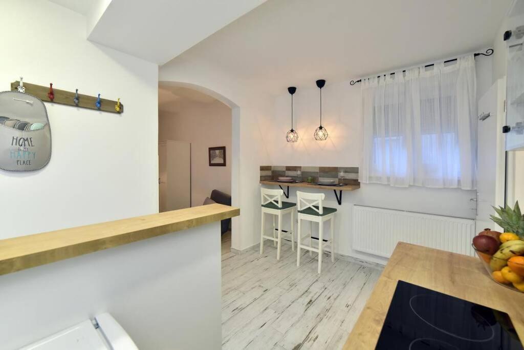 Appartement Petit Main Square à Zagreb Extérieur photo