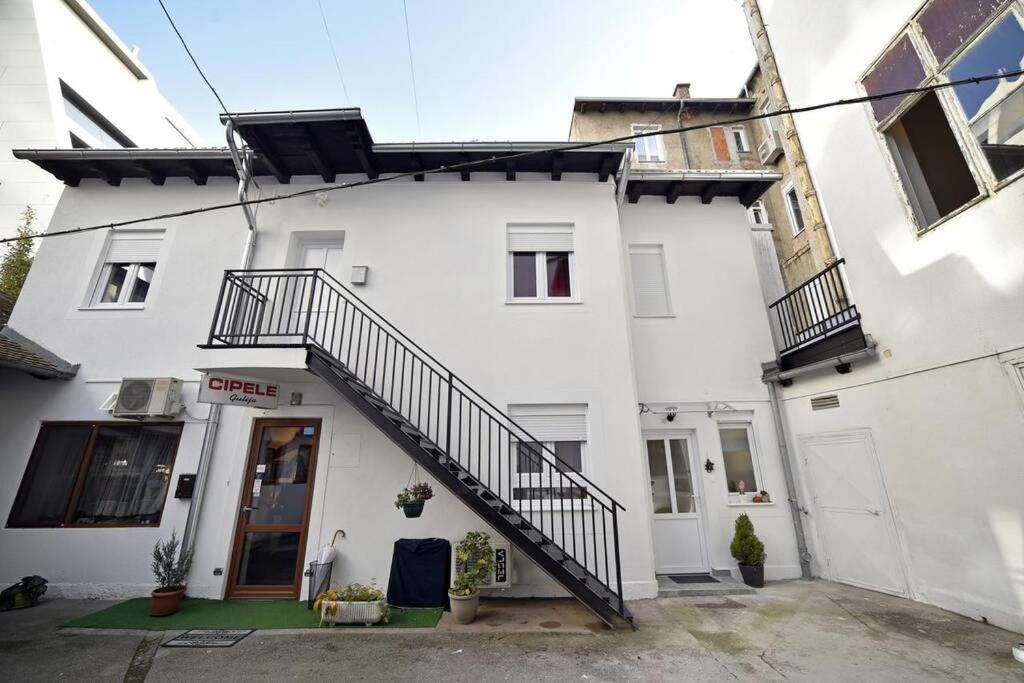 Appartement Petit Main Square à Zagreb Extérieur photo